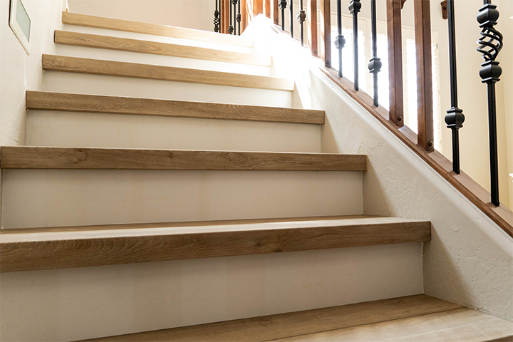 Raskin Elevations Loft Plank: Stair Nose Hampton White Oak